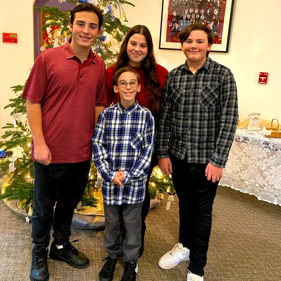 Meet your Posher, Rebecca - Picture 1 of 2